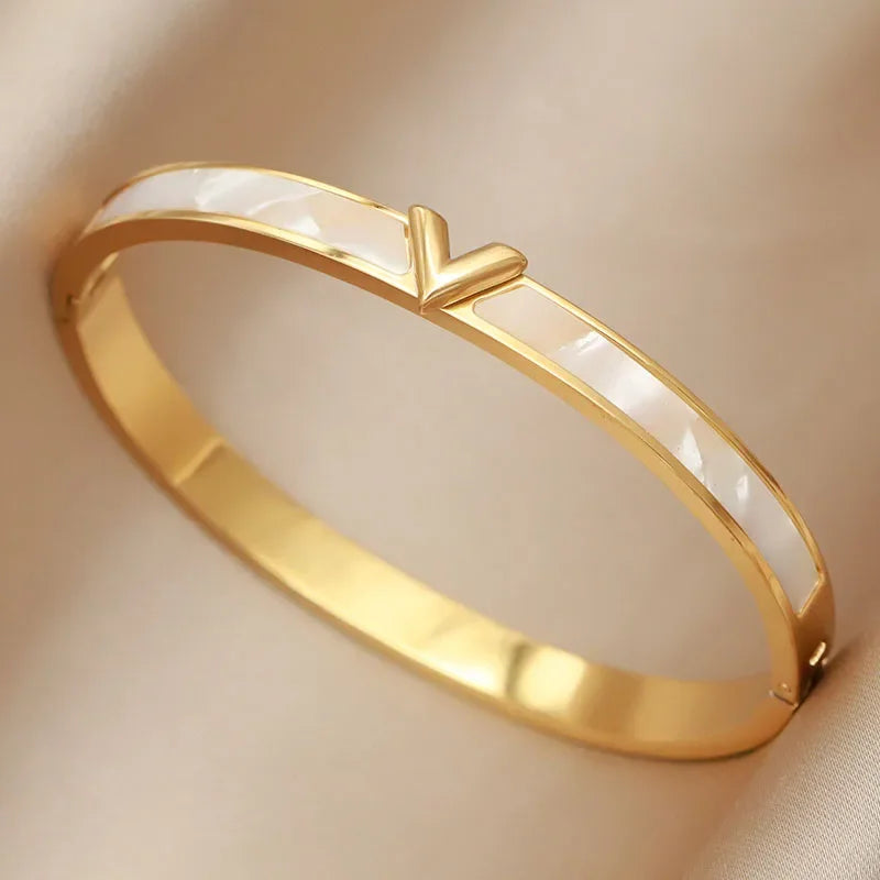 316L Stainless Steel Shell Letter V Bangle for Women Vintage Flower Cross Letter M Bracelets Rust-proof Wrist Jewelry Gift Party