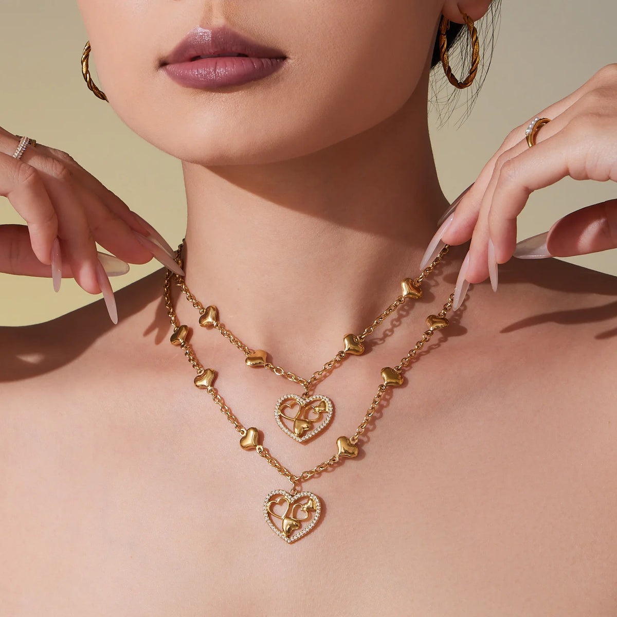 316L Stainless Steel Necklace for Woman 18K Gold Plated Chain Necklaces Inlaid with Shiny Zircon Hollowed Heart Pendant Necklace